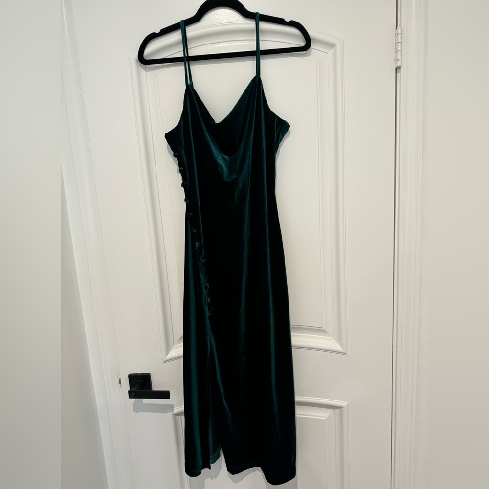 Skies Are Blue Green Velvet Midi Dress - Picture 2 of 8